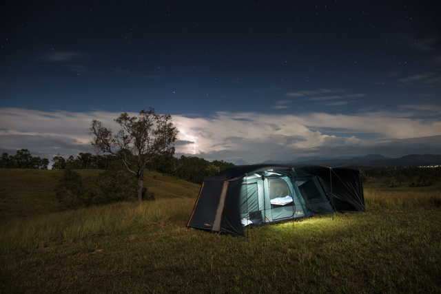 Fast Frame BlockOut Lumos 10P Tent OZtrail